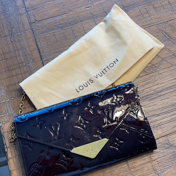 Felicie Poochette crossbody with gold chain - Picture 5 of 5